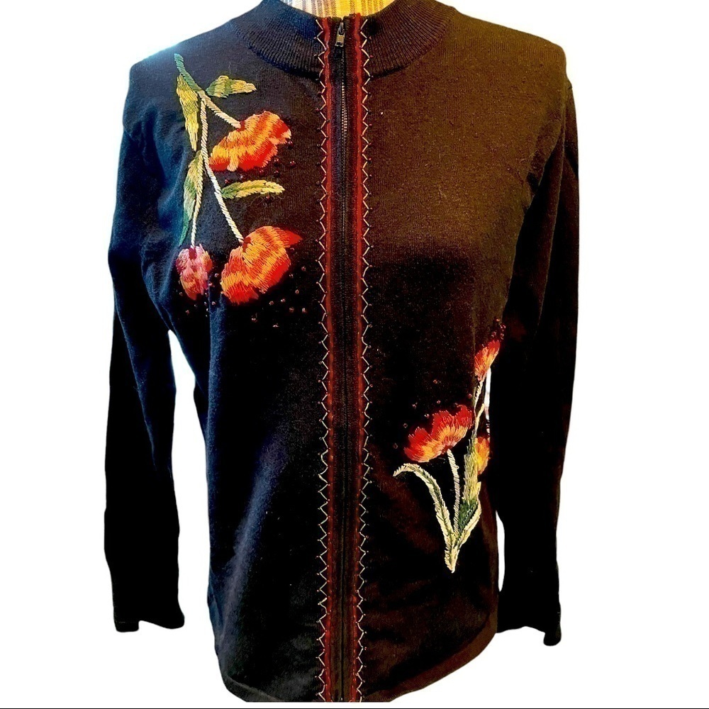 Carly St.Claire ladies sweater, size L, medium weight, zip front, vintage appeal